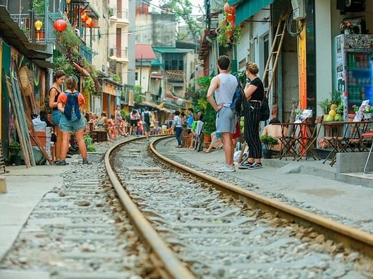 Hanoi City Half Day Private Tour Train Street and Incense Village, photo 4