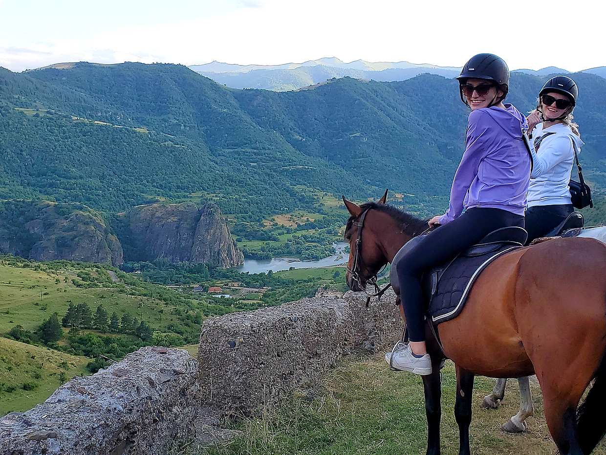 Tour de 7 días a caballo al cañón de Dzoraget en Armenia, provincia de Lori.
