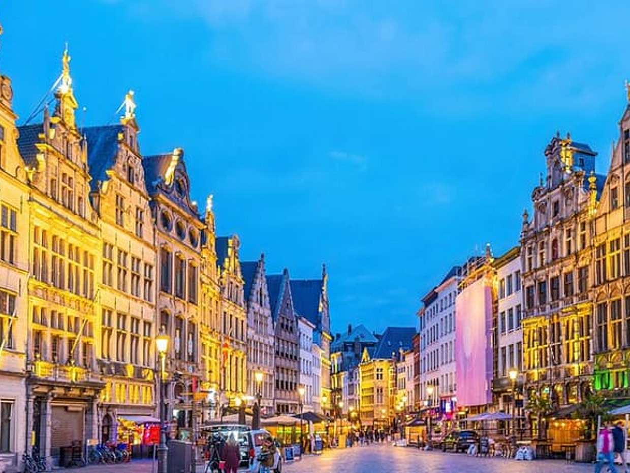 Antwerp Scavenger Hunt & Highlights Self-Guided Walking Tour in Belgium, photo 4