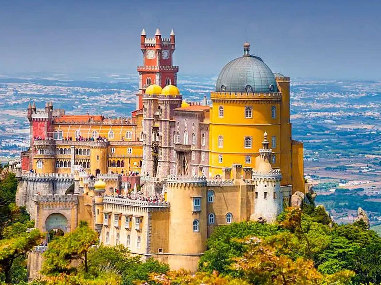 Sintra & Cascais Coast: Full-Day Private Guided Tour from Lisbon in Portugal
