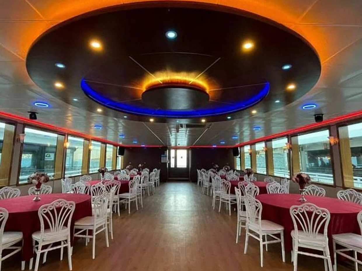 İstanbul Boğazı'nda 2023 Yılbaşı Partisi, Türkiye, photo 3