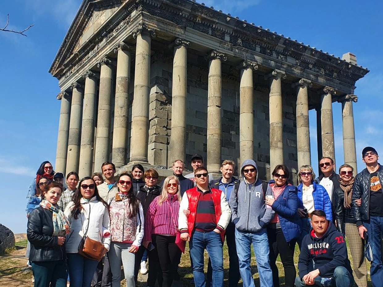 Գառնիի տաճար, Գեղարդի վանք, լավաշի թխման վարպետության դաս, Սևանա լիճ, Սևանավանք վանք Հայաստանում, Երևան։