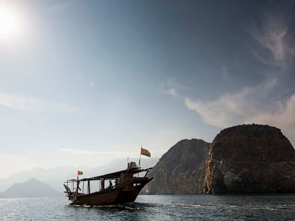 رحلة بحرية بالمركب الشراعي ليوم كامل في مسندم خصب من دبي في الإمارات العربية المتحدة