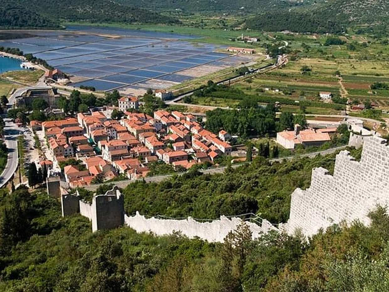 Private Full Day Tour: Wine Tasting to Peljesac and Ston visit