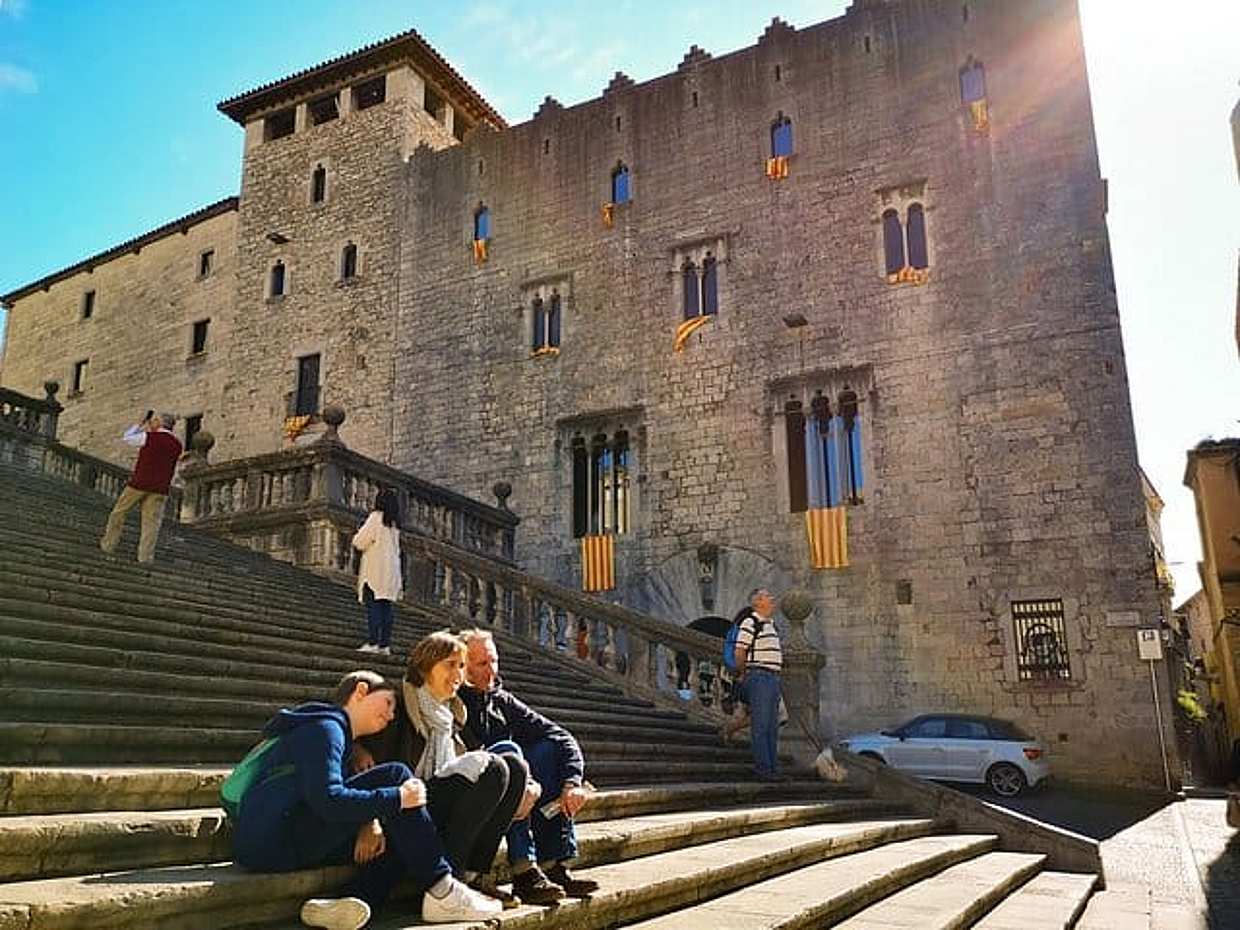 "Girona, Μεσαιωνικά Χωριά & Γεύμα με Θέα στη Λίμνη από τη Βαρκελώνη στην Ισπανία", photo 4