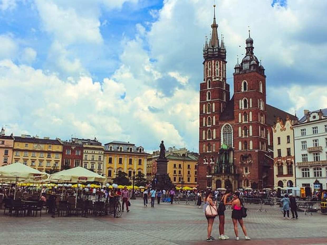 Private Holiday Taxi from Prague to Krakow in Czechia, photo 4