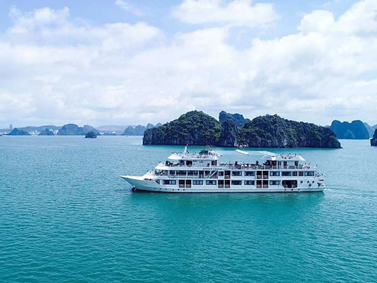 Athena Luxury Cruise in Halong Bay with Meals,Balcony Room & Cave