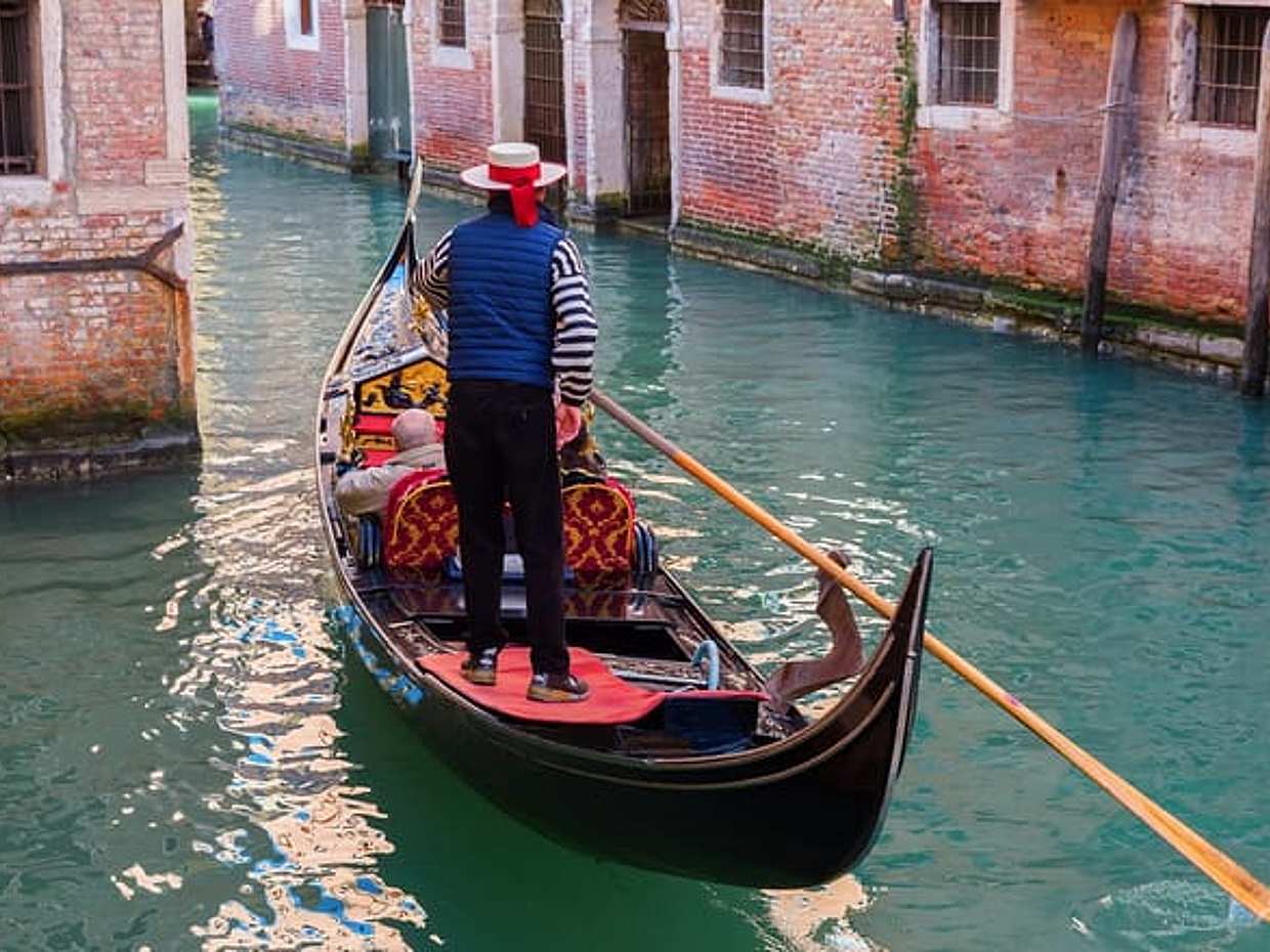 Gondola Ride in Venice, photo 4