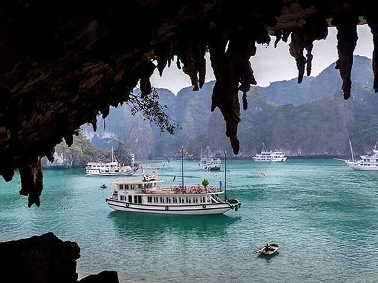 Ha Long Bay Full Day Tour : Kayak,Cave Explore,Swimming from Tuan Chau Island, photo 4