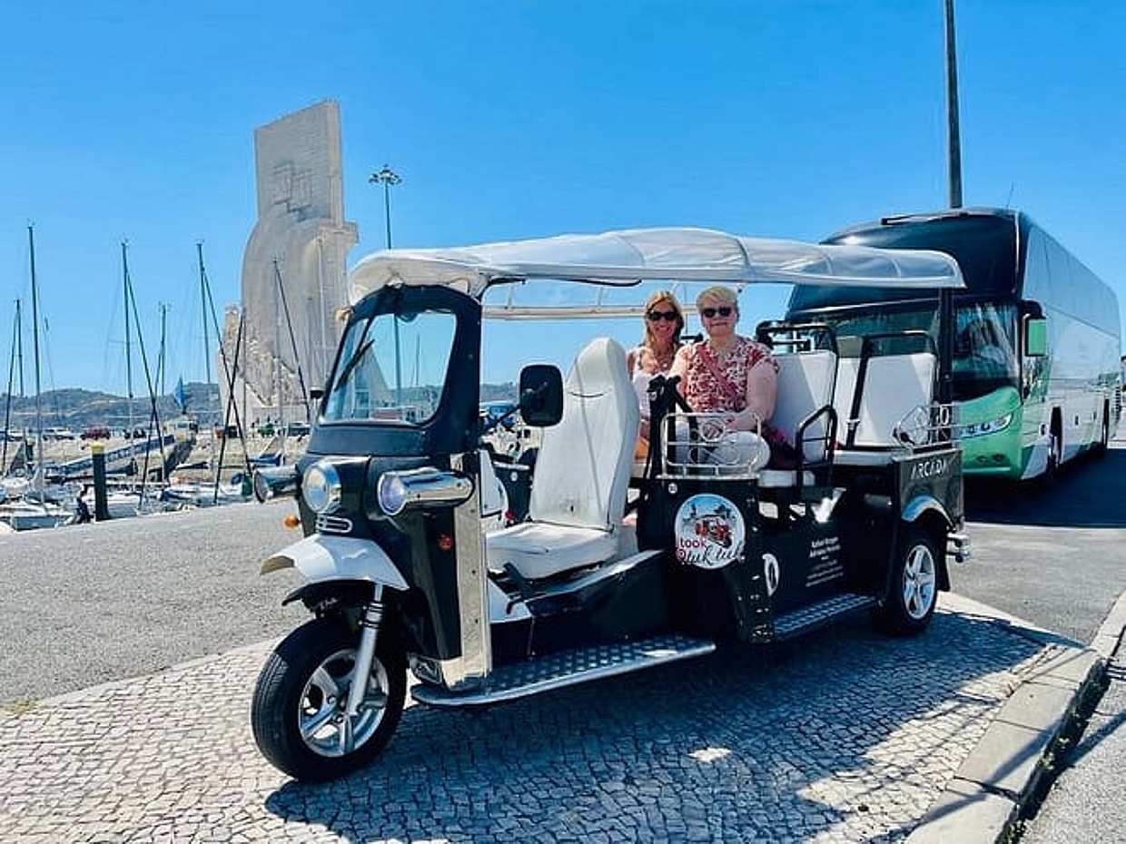 "Véritable visite privée en tuk-tuk de 4 heures Découvrez Lisbonne avec un local ! au Portugal", photo 2