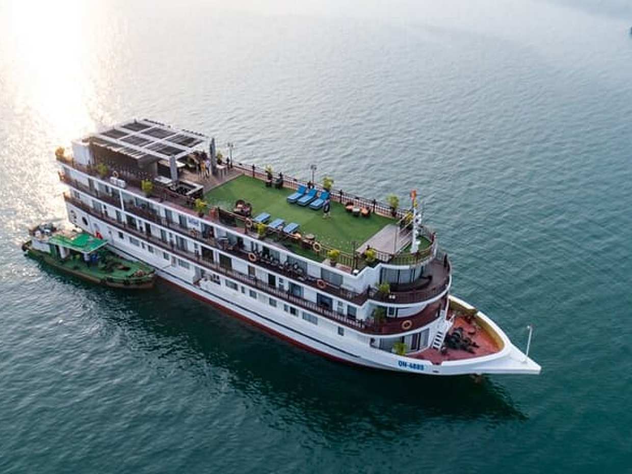 Amanda Cruise - Luxury Unique Halong Bay Cruise (2D1N Tour)