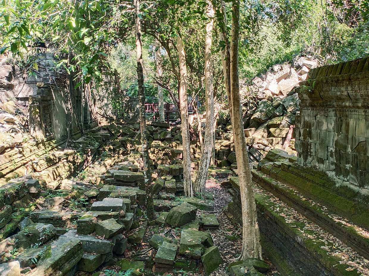 Private One Day Adventure to Beng Mealea and Kompong Khleang in Cambodia, Krong Siem Reap, photo 2