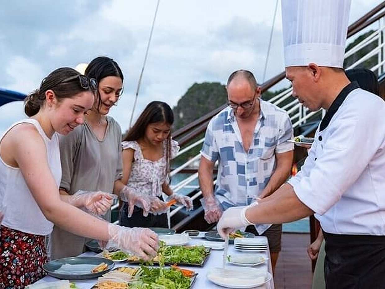 Halong & Lan Ha Bay Luxury Overnight Cruise – Pickup from Hanoi, photo 2
