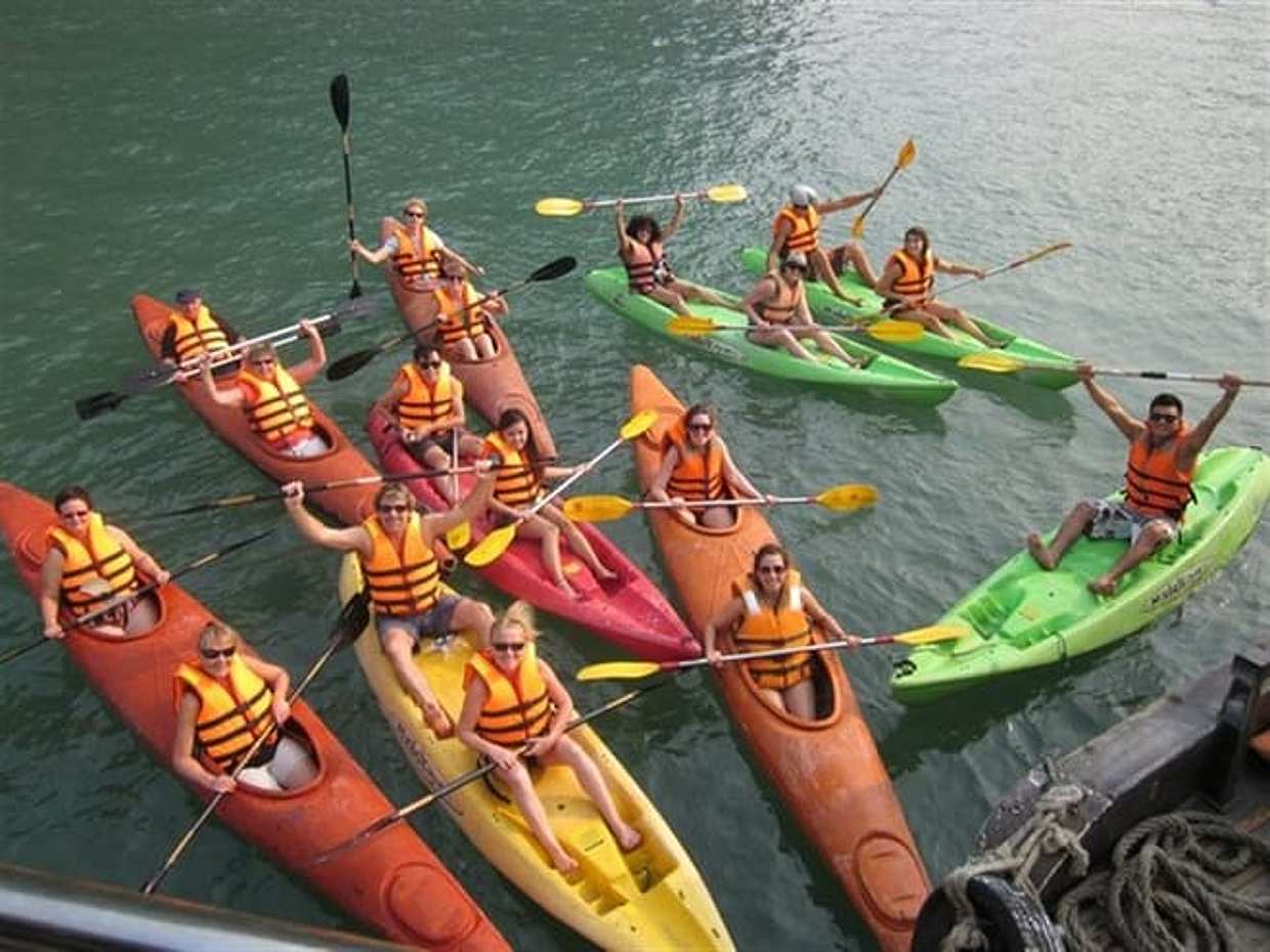 Luxury One Day Tour to Halong Bay From Hanoi On Limousine & NEWEST Highway, Vietnam, photo 2