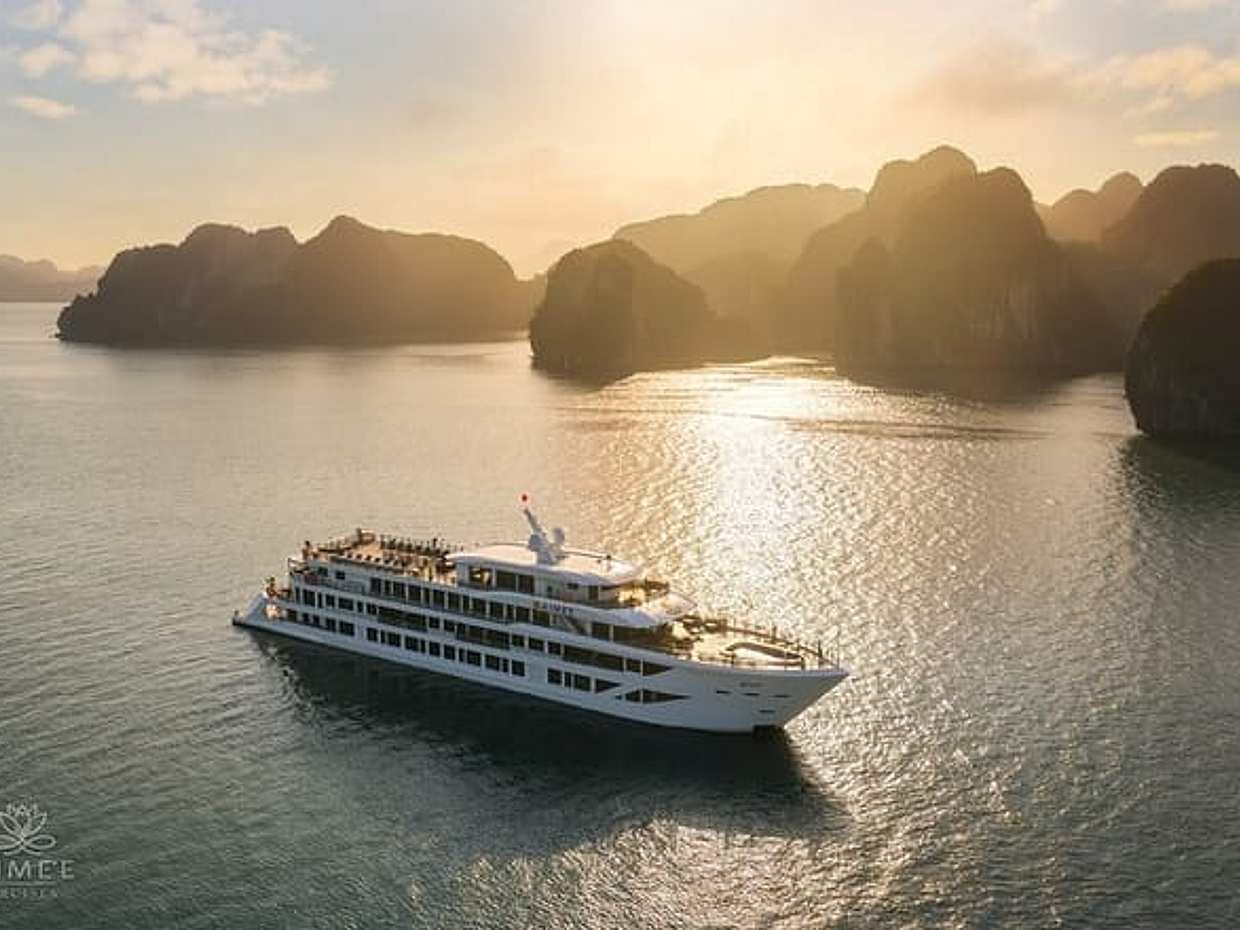 2-Day Luxury Ha Long Bay with Aime’e 5-Star Cruise with Balcony