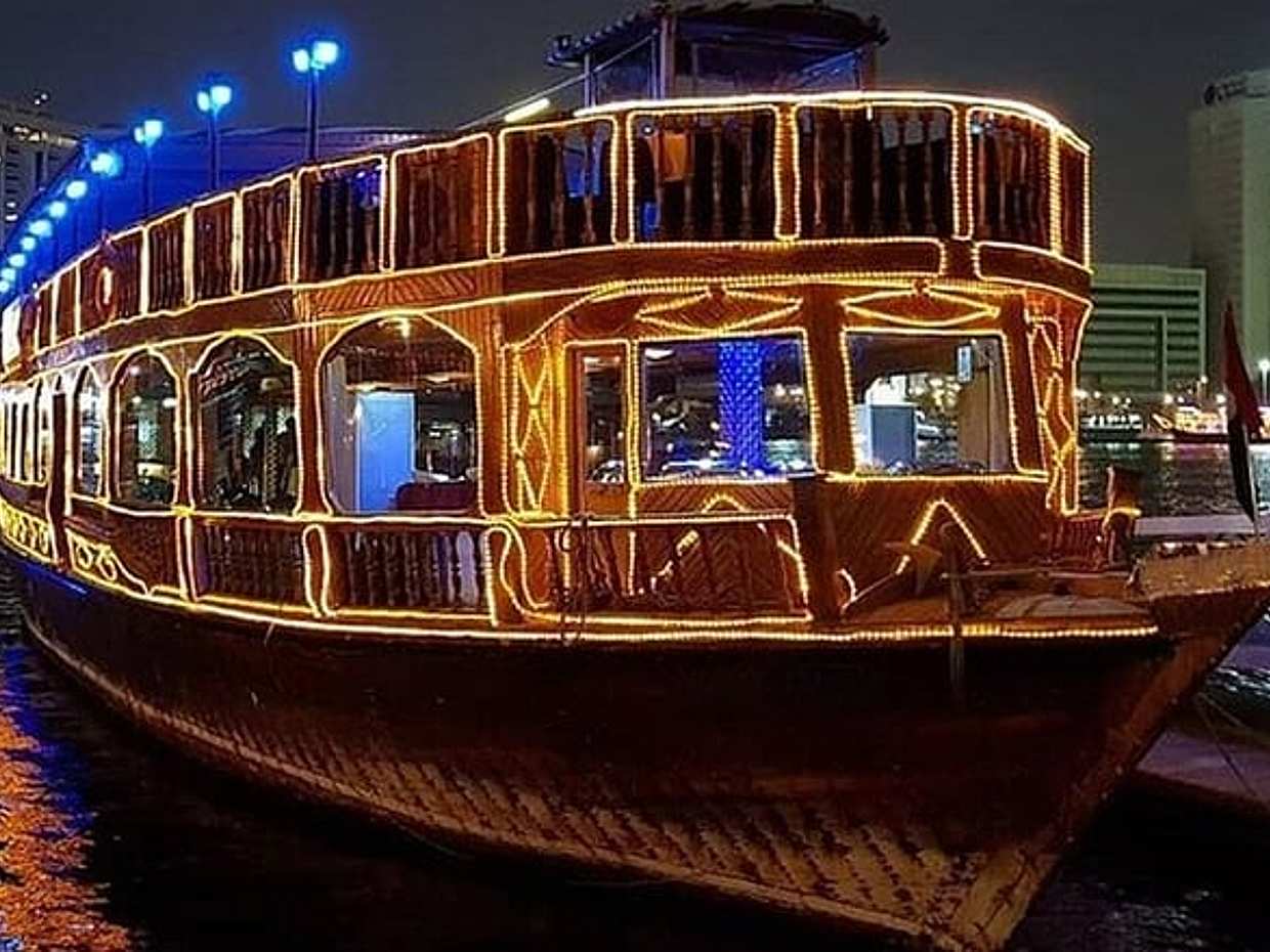 Exklusive Dhau-Kreuzfahrt in der Marina, Vereinigte Arabische Emirate