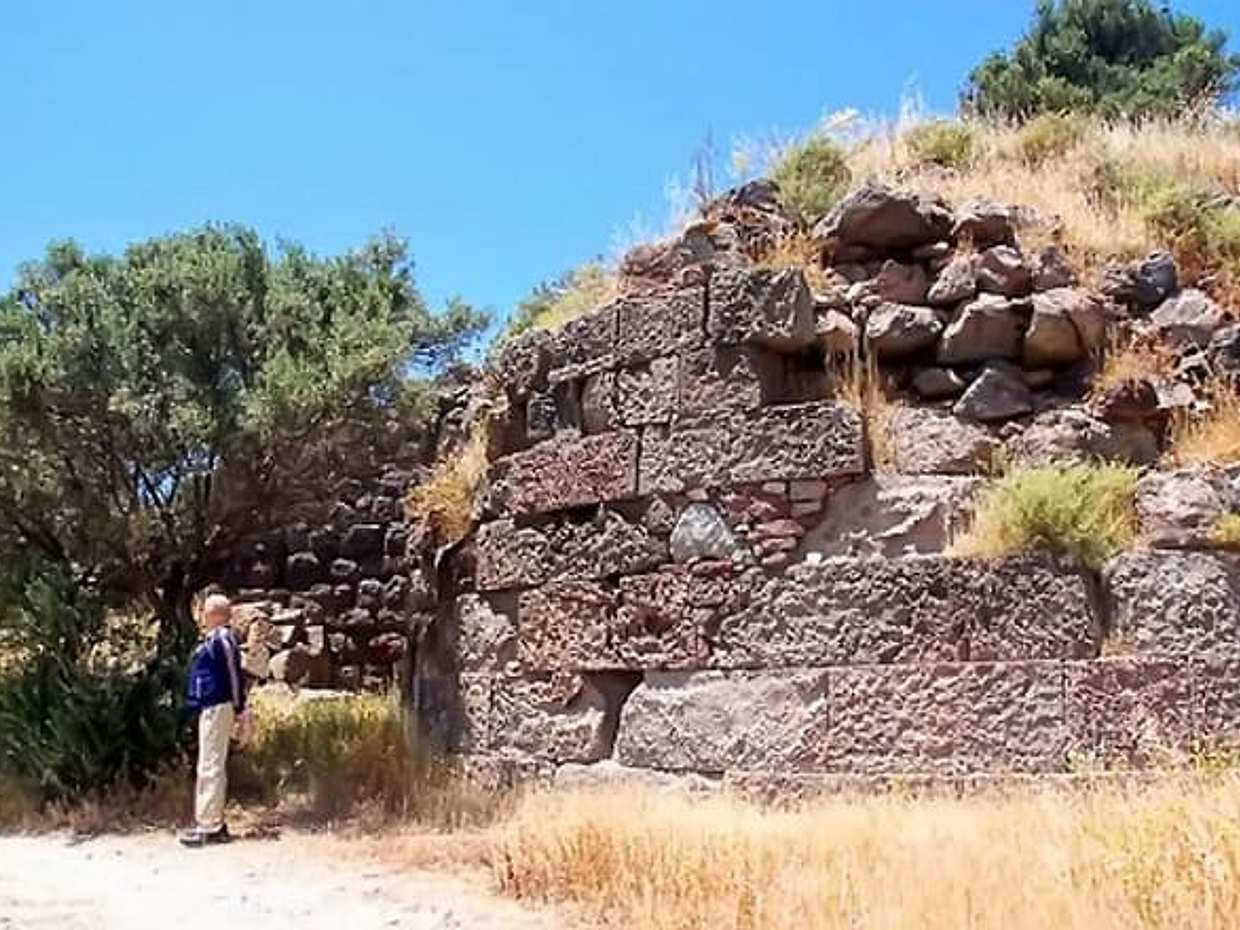 Walk Thru Ancient City of Milos  in Greece, Laurium, photo 2
