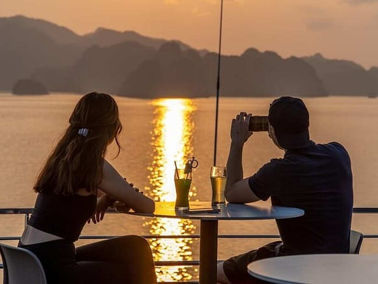 Stunning Lan Ha Bay Sunset Tour on Luxury Cruise with Water Slide in Vietnam, Ha Long, photo 2
