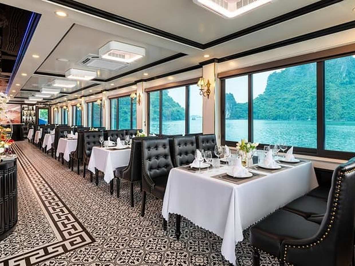 BEST SELLER Halong Bay 5 Star Day Cruise: Buffet, Kayak & Jacuzzi, photo 3