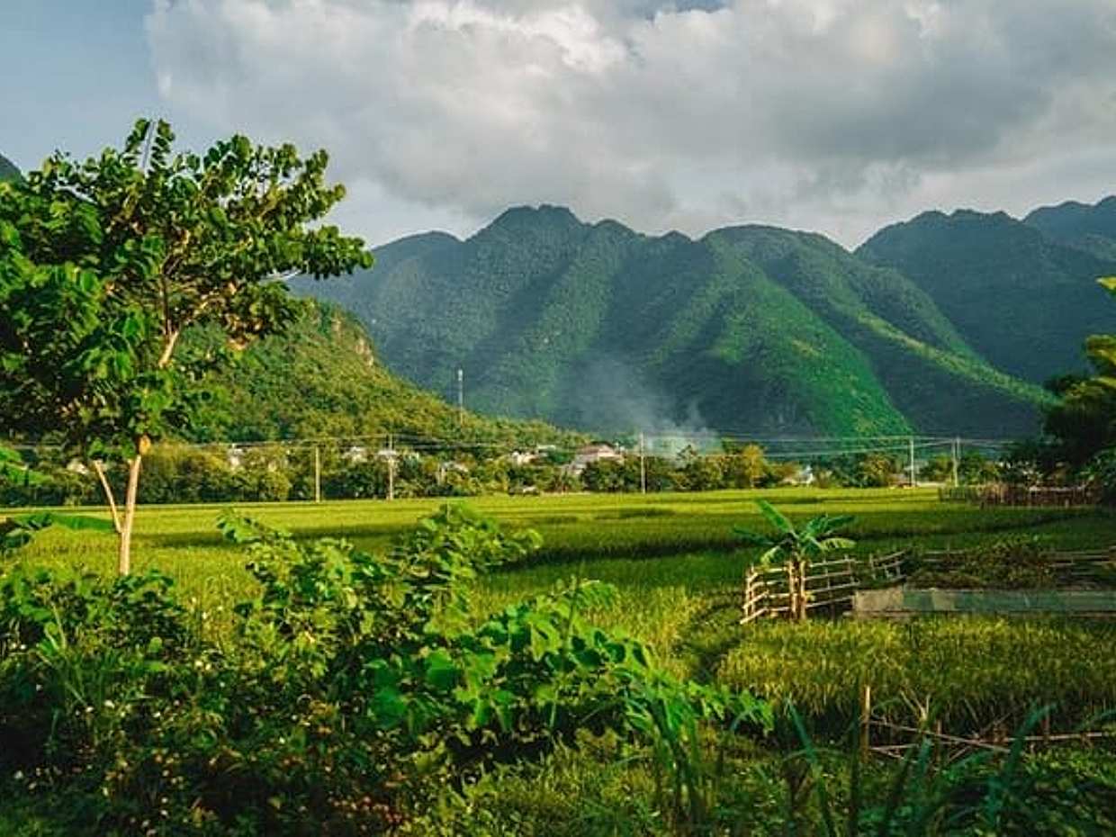 Mai Chau 2 Days 1 Night Tour from Hanoi: Biking & Ethnic Villages