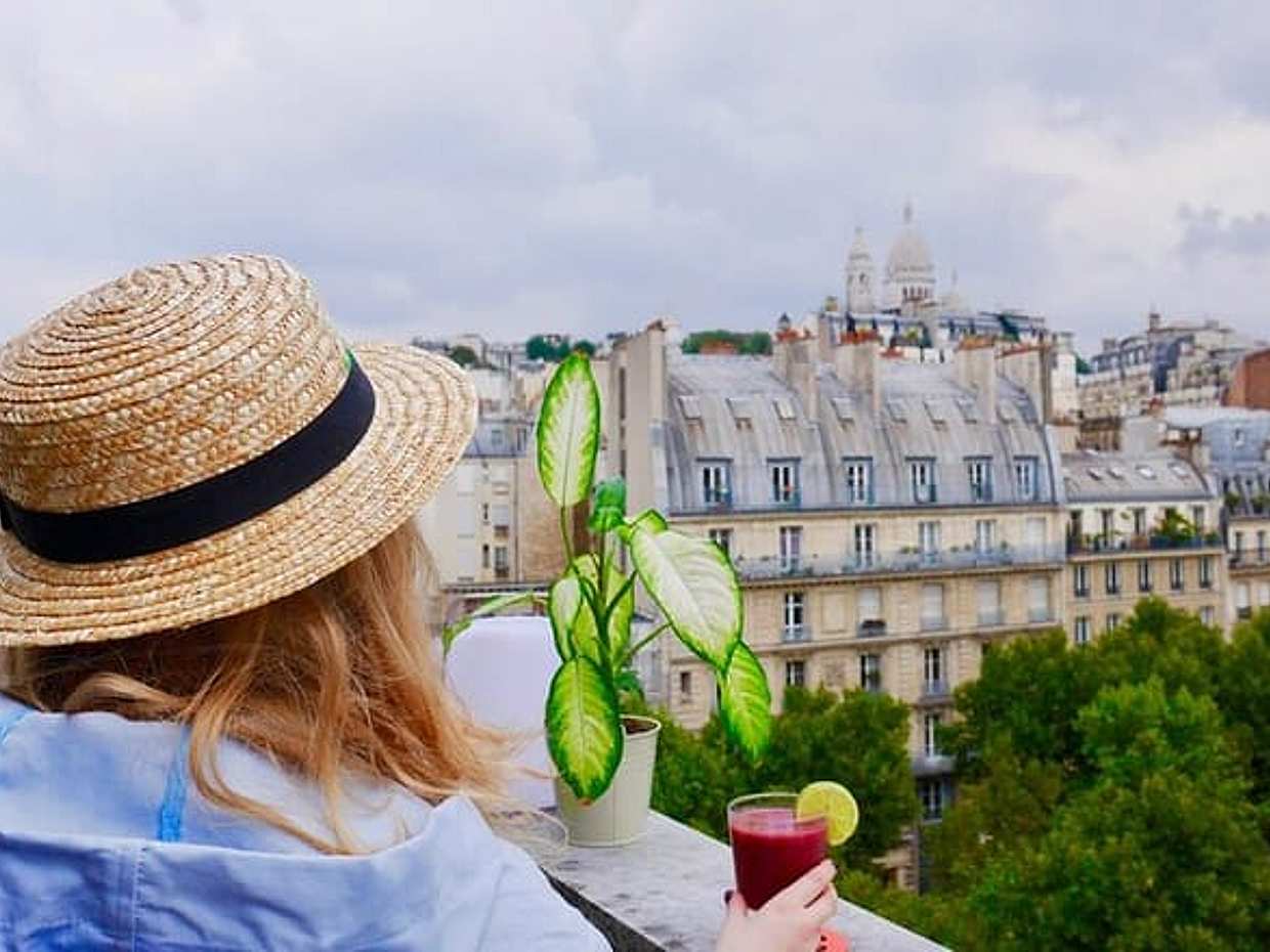 6 Hrs Montmartre and la Vallée Village private shopping trip with Hotel pick up, photo 3