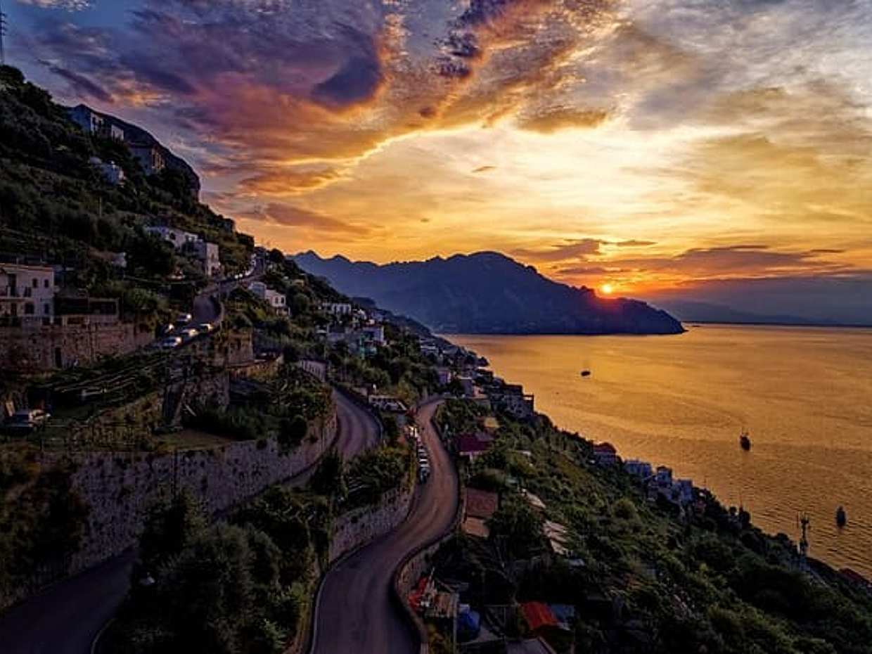 Private day trip: Naples to Pompei, Conca dei Marini and back in Italy, Napoli