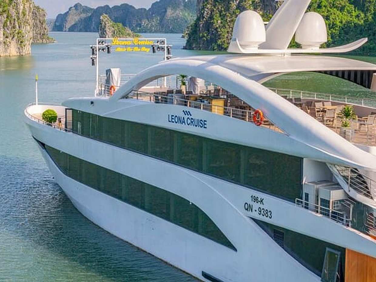 From Hanoi: Luxury Leona 5-Star Day Cruise Explore Halong Bay, photo 5