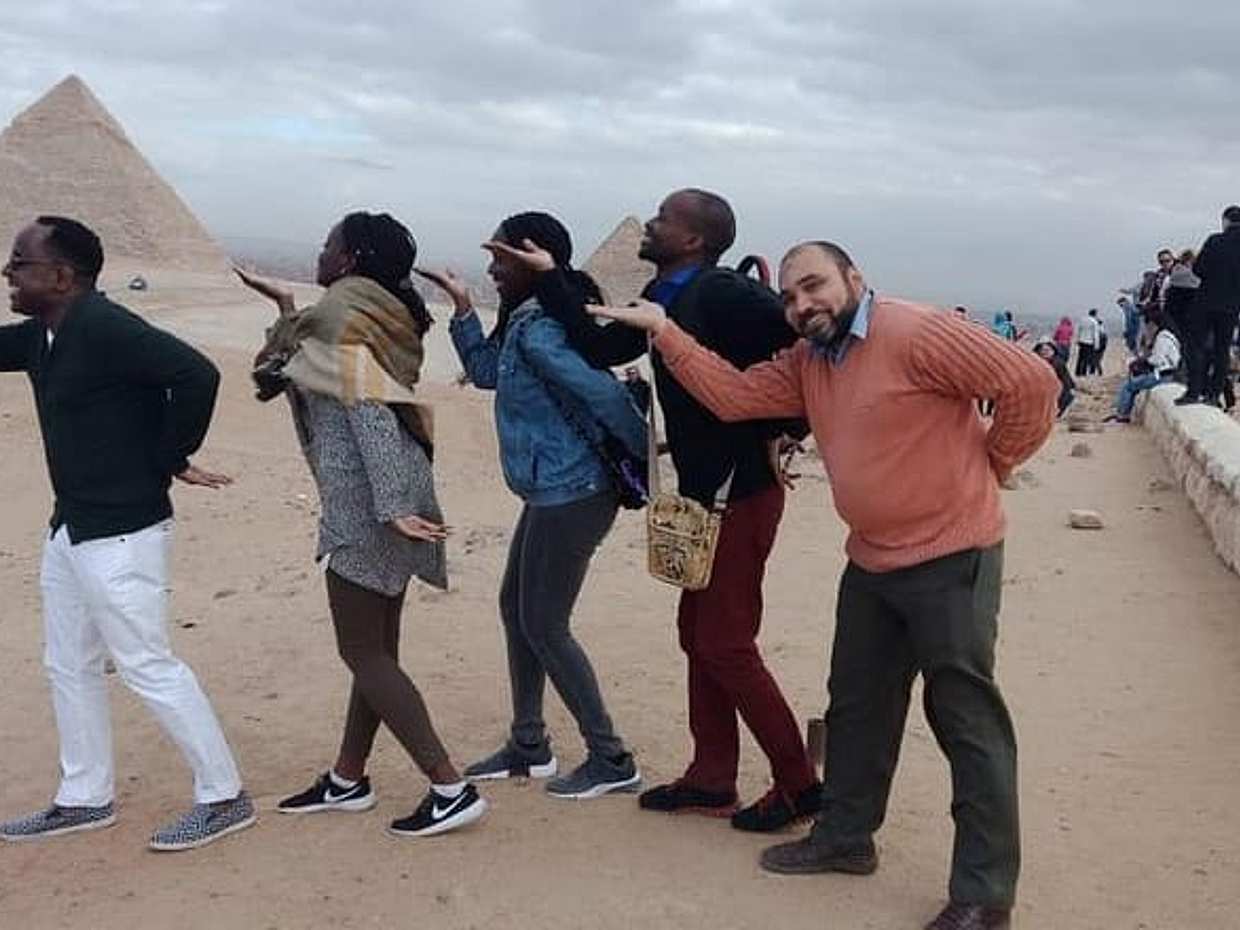 Private day to Great Pyramids,Sphinx & Egyptian Museum antique with tour guided