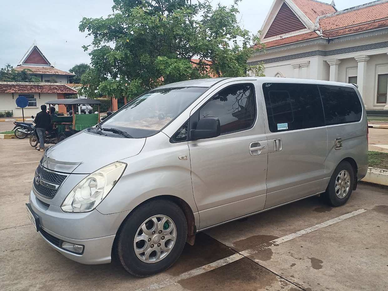 Private Taxi Siem Reap to Phnom Penh in Cambodia, Krong Siem Reap