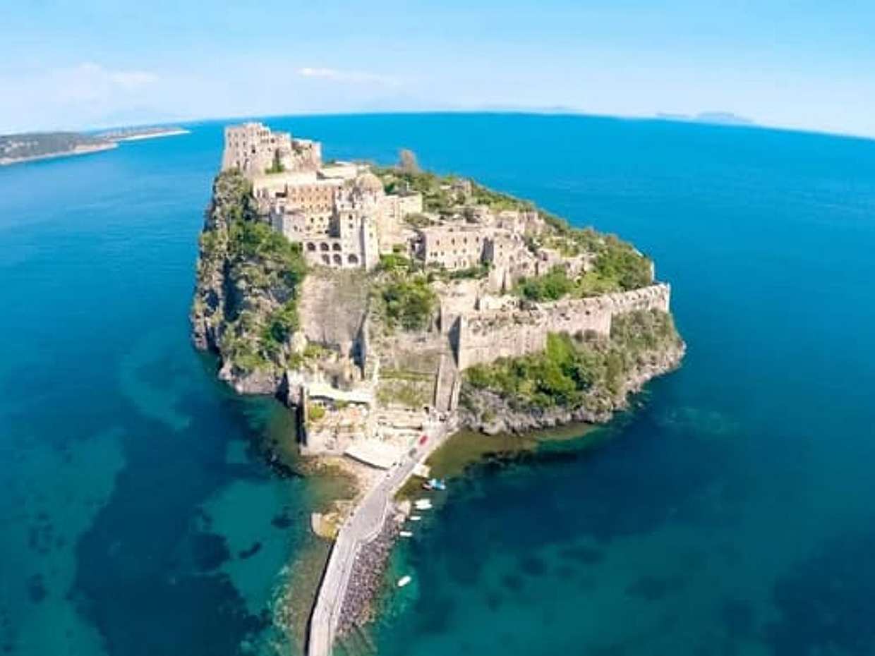 Ischia in One Day: Hydrofoil from Naples with Lunch