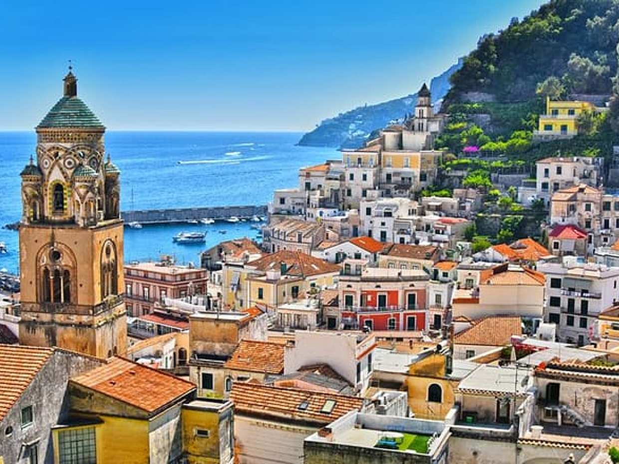"Prywatny transfer z Neapolu do Salerno, 2h postoju na zwiedzanie we Włoszech, Napoli".