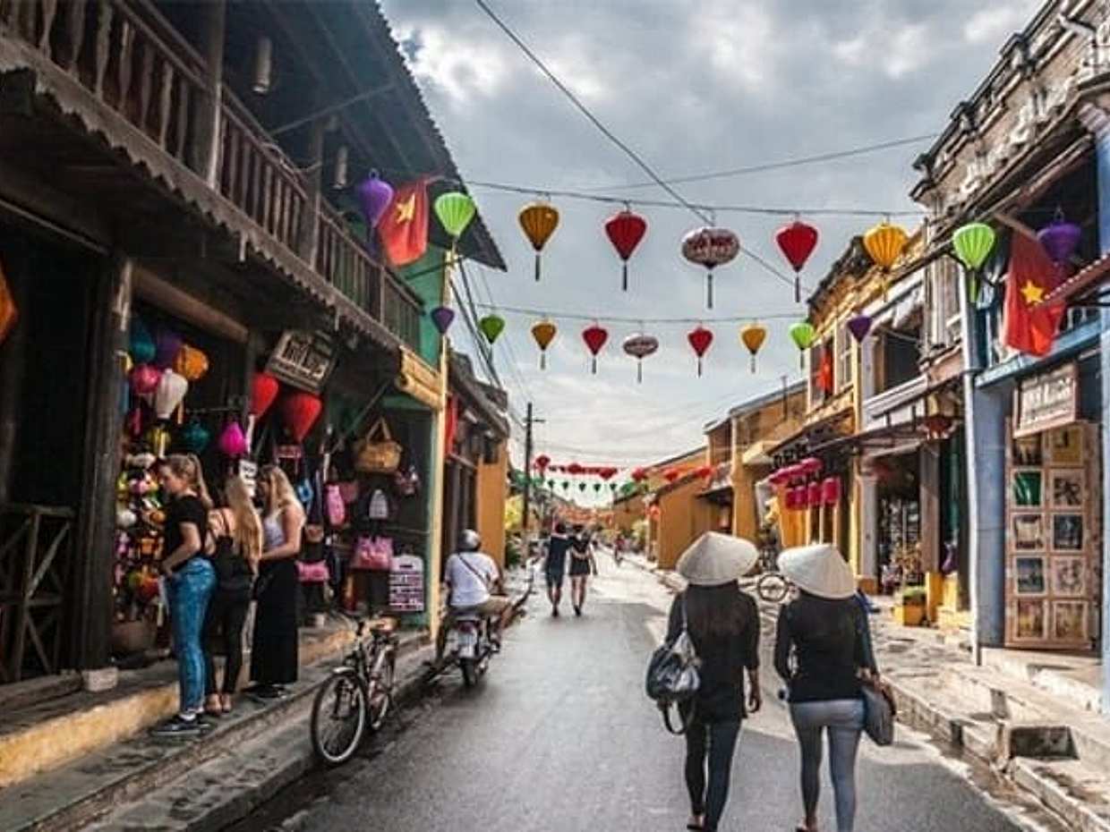 Shopping - Enjoying food - Massage in Hoi An in Vietnam