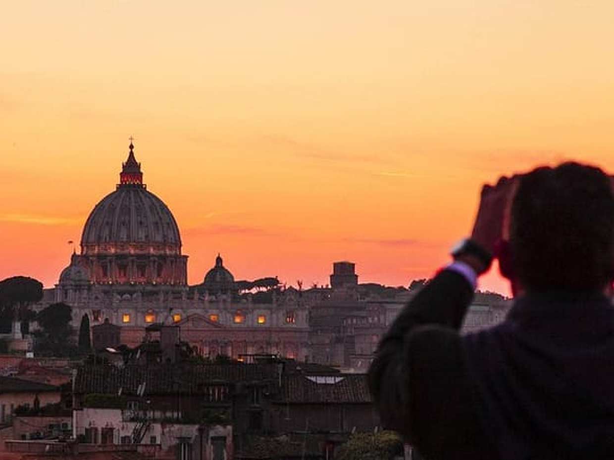 Best of Rome by Night Private Sightseeing Chauffeured Tour | pick up/Drop off