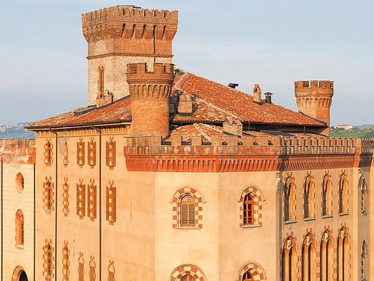 One Day Private Tour of Alba City of Wine and Truffles, photo 3