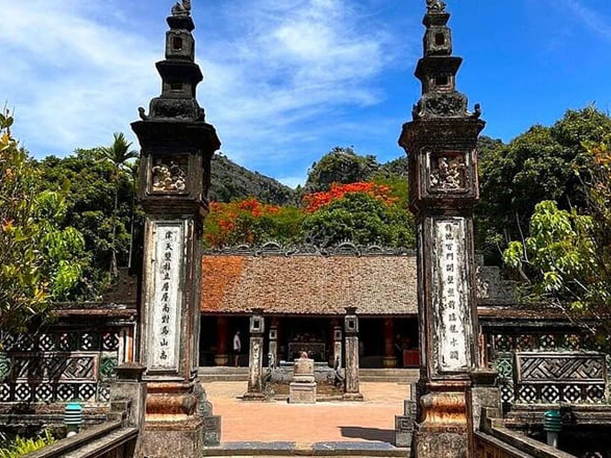 Hanoi: Private Luxury Tour Discover Mua Caves, Trang An & Hoa Lu, photo 5