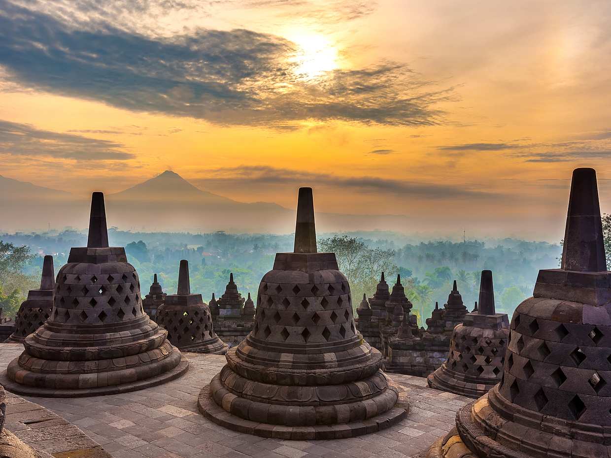 Yogyakarta: Ascenso a Borobudur y tour a Prambanan en Indonesia.
