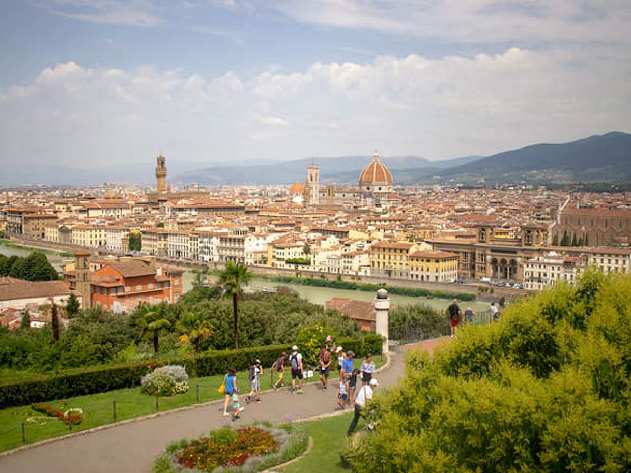 Florence walking tour & wine windows