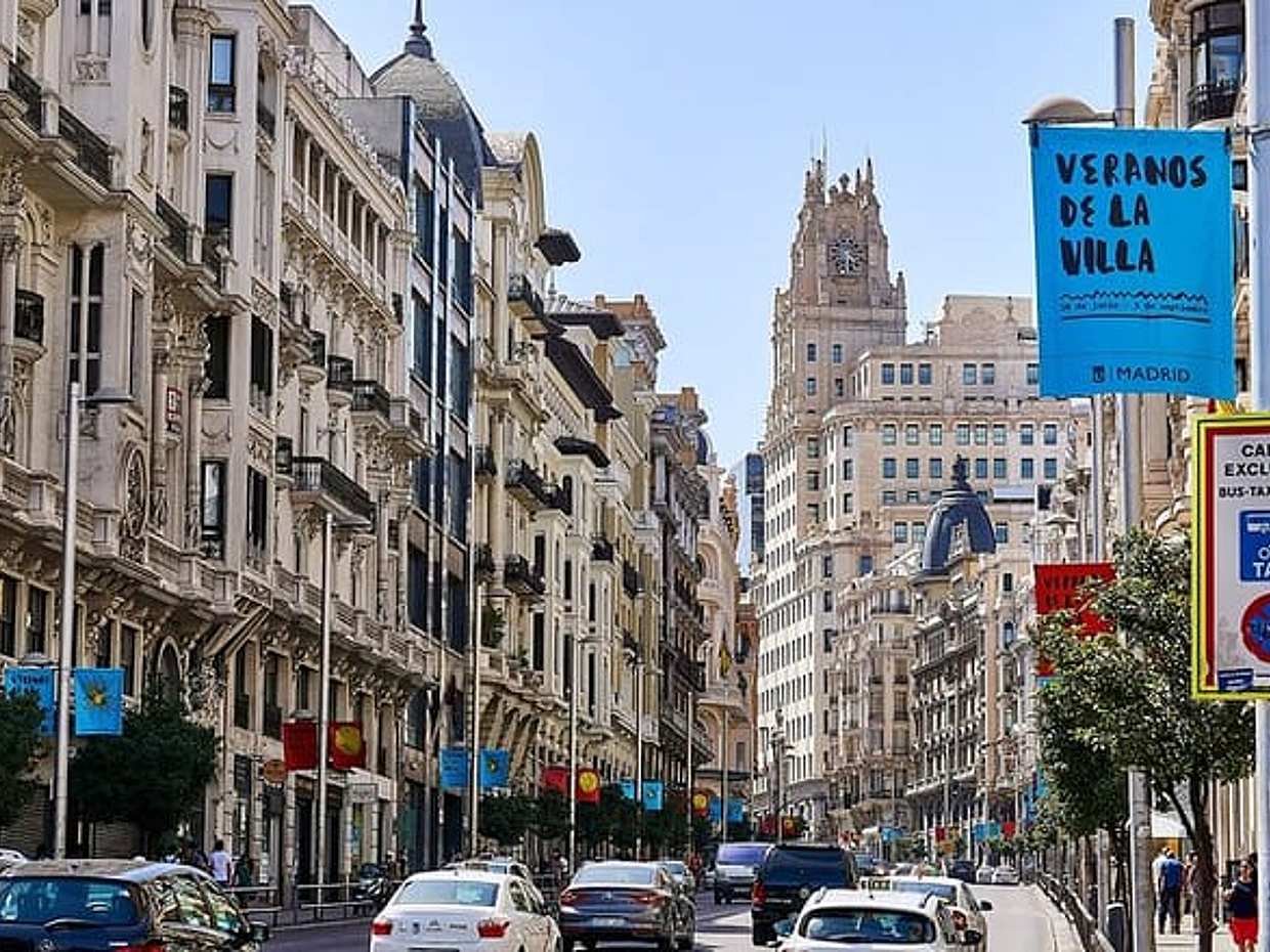 Private Transfer From Barcelona To Madrid, With a 2 Hour Stop in Spain, photo 2