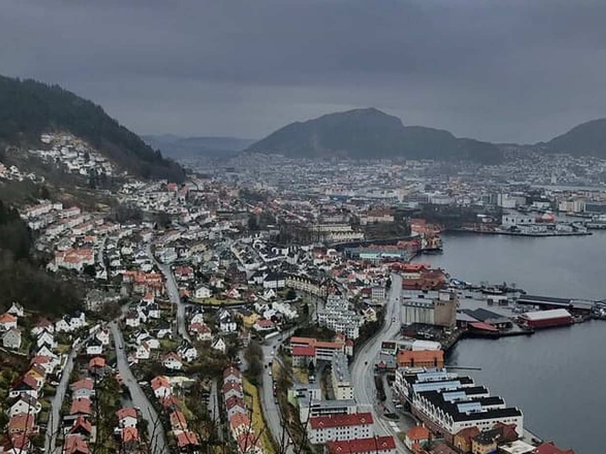 Group City Tour- Walking in Norway, Bergen, photo 3