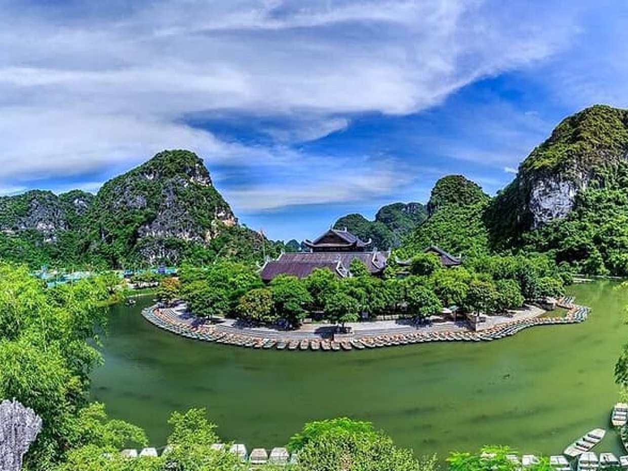 Hanoi: Private Luxury Tour Discover Mua Caves, Trang An & Hoa Lu