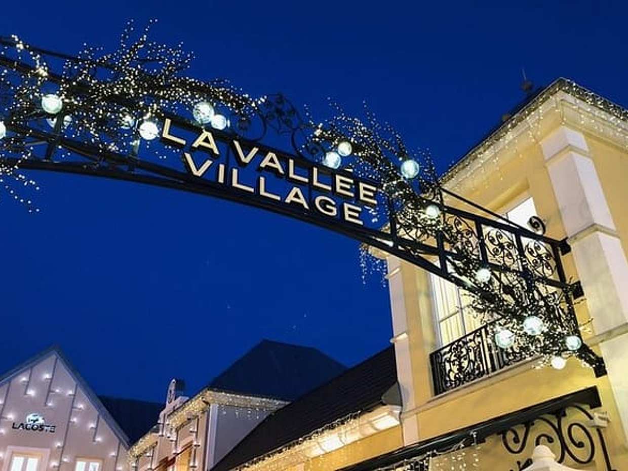 9 Hours- Eiffel Tower and Seine River Lunch Cruise with la Vallee village, photo 2