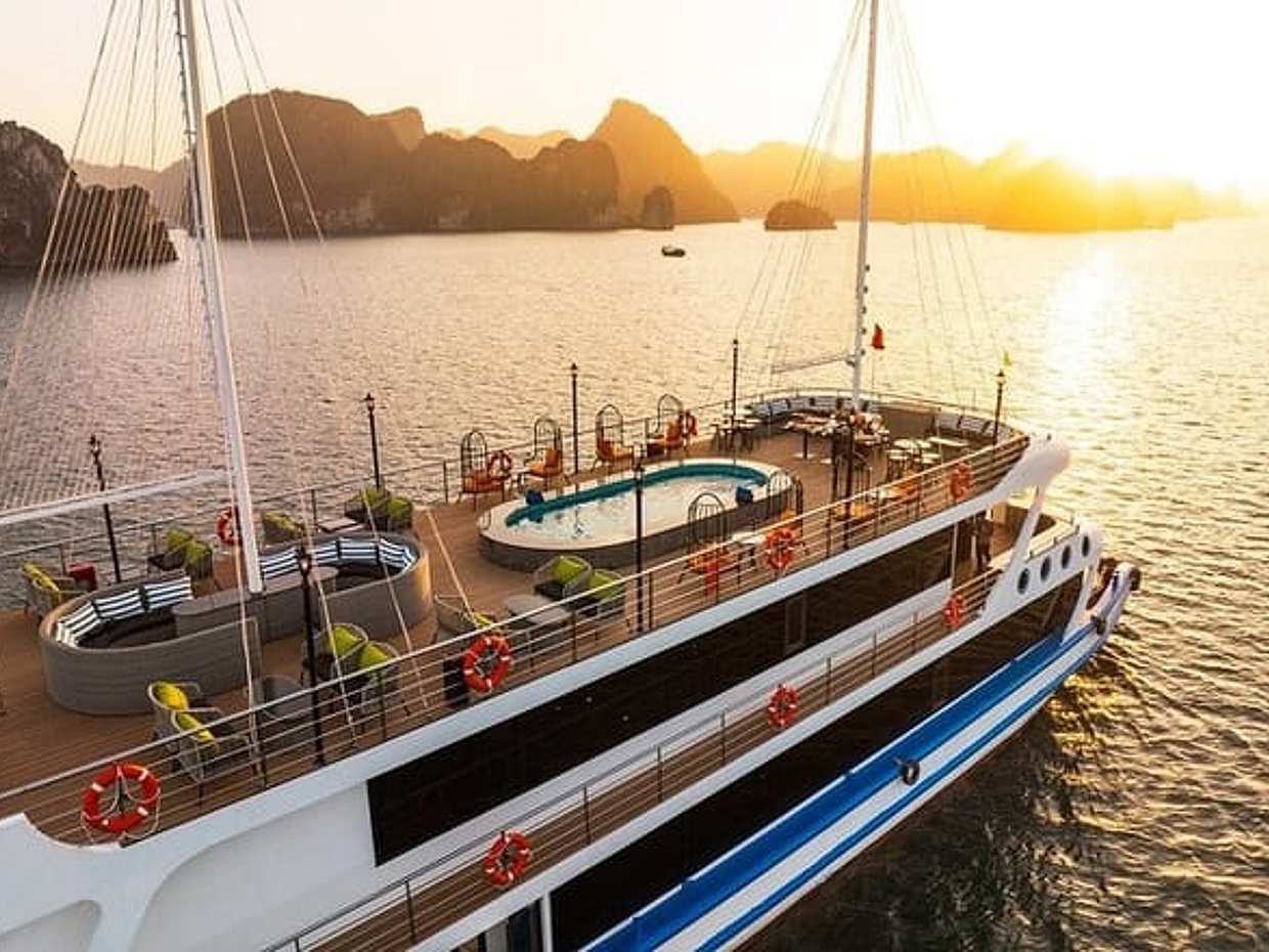07 ore di lusso, esplora la Baia di Halong con La Casta Daily Cruise in Vietnam, Ha Long, photo 2
