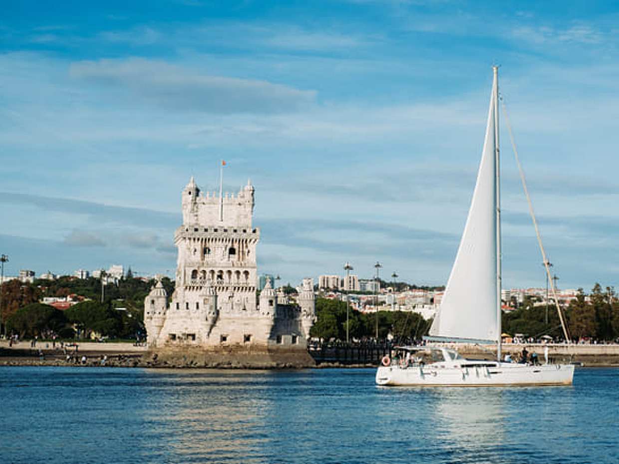 "Crucero romántico privado de 2h al atardecer con vino espumoso en Lisboa, Portugal", photo 3