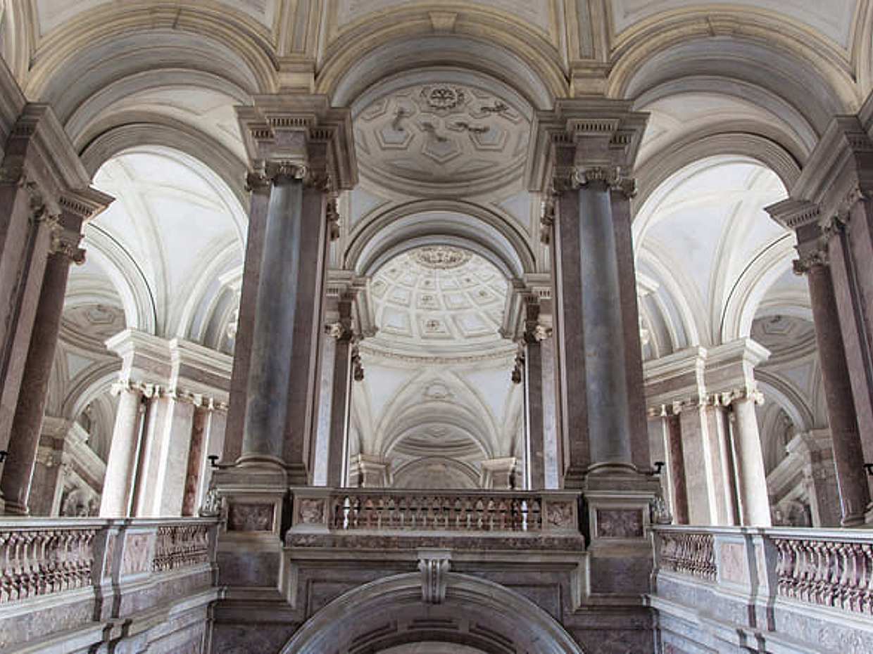 Tour of the Royal Palace of Caserta and afternoon shopping from Naples, photo 3