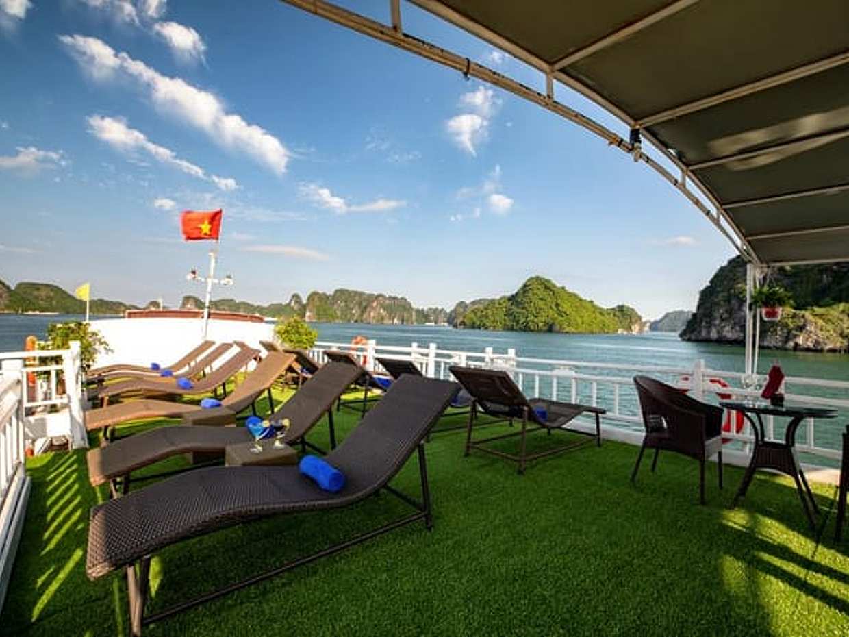 Halong Bay Budget Overnight Cruise ( 2 days 1 night), Vietnam, photo 5
