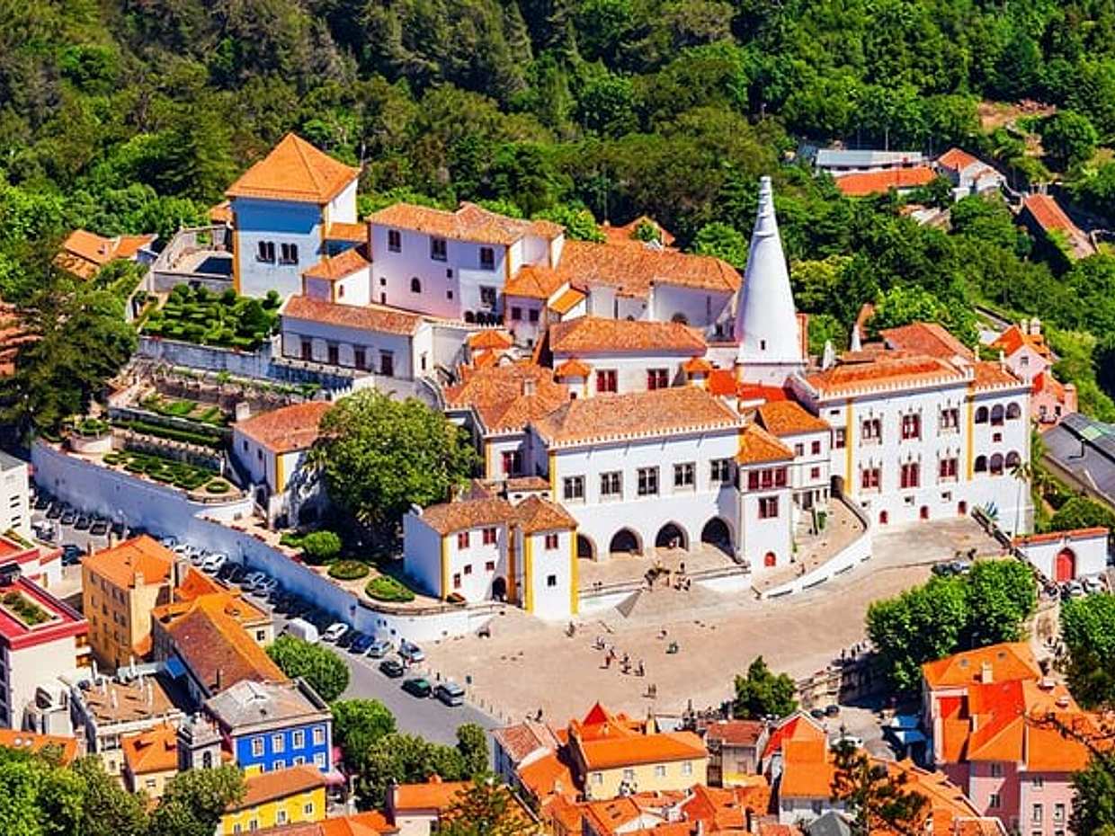 Sintra Scavenger Hunt & Highlights Self-Guided Walking Tour