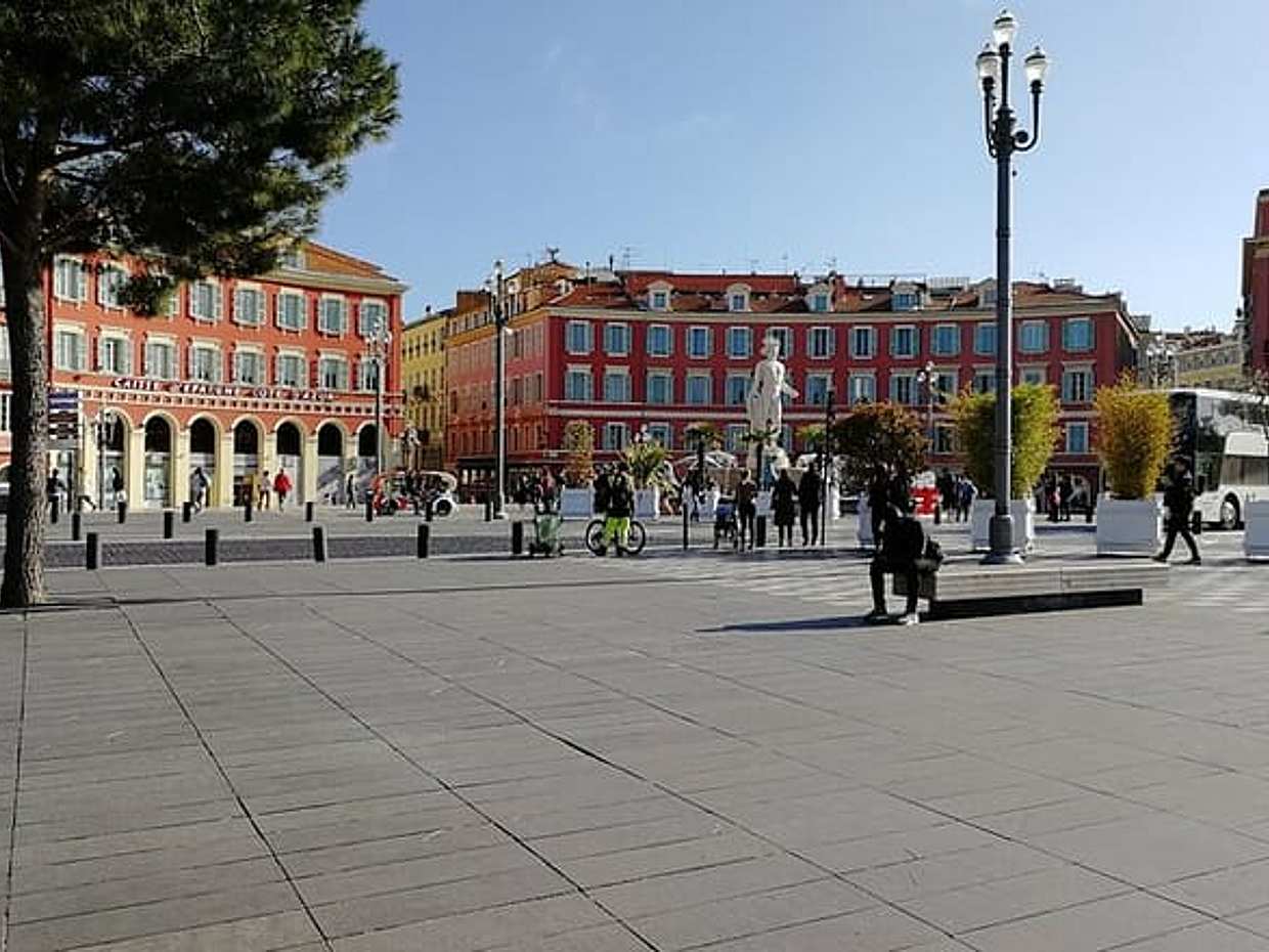 Nice Small-Group Old Town & Castle Hill Cultural Walking Tour with a Local Guide in France, photo 2