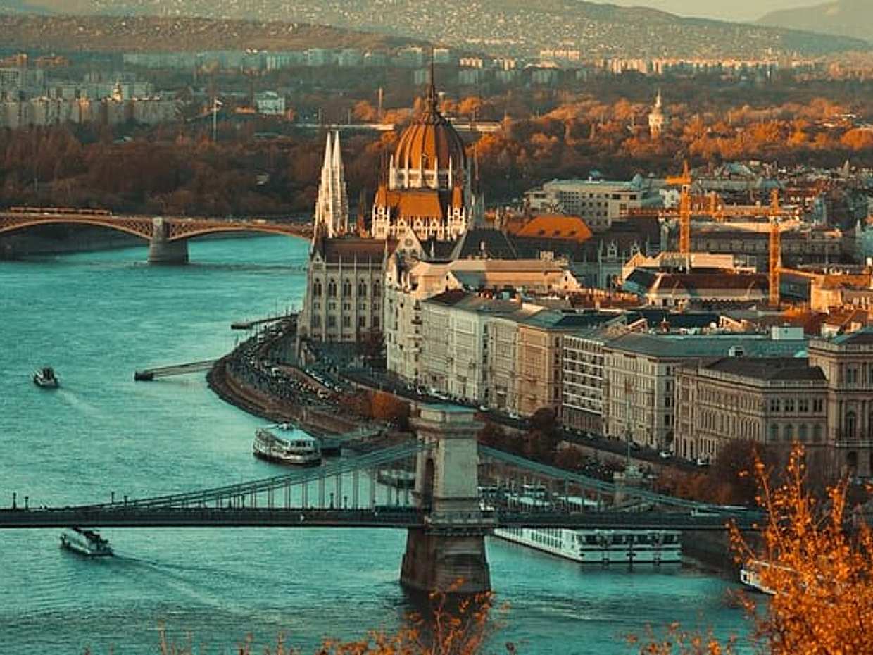"Avusturya'da 2 saatlik gezinti ile Viyana'dan Budapeşte'ye özel transfer"