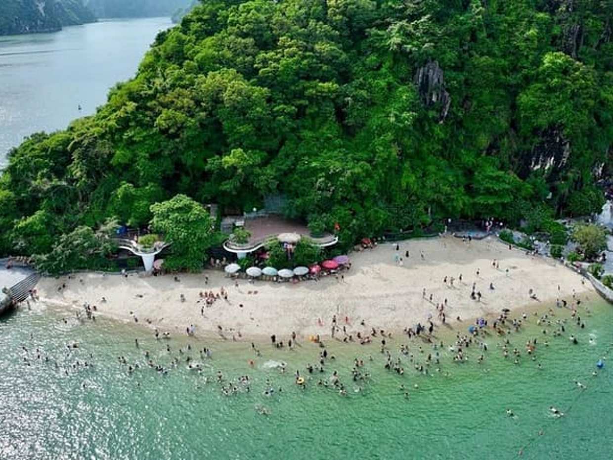 Hanoi to Ha Long Bay: 5-Star Luxury Cruise with Lunch & Kayaking, photo 5