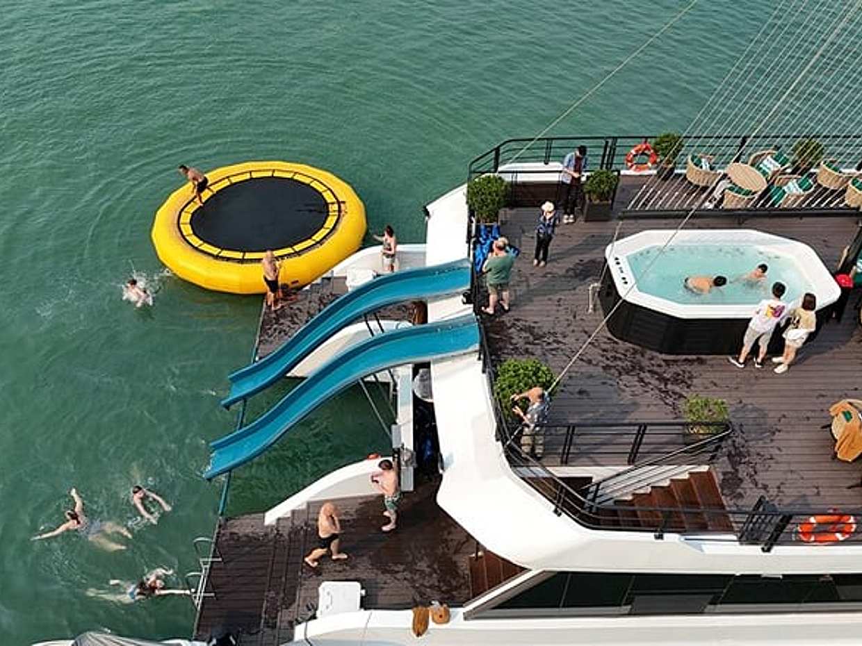 The Halong Catamaran Cruise - Luxury Day Tour with Jacuzzi, photo 2
